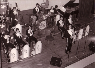 The orchestra in 1977.