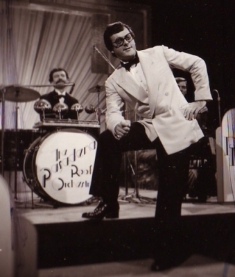Singer John "Pazz" Parry and drummer Derek Jones at new year´s eve 1975.